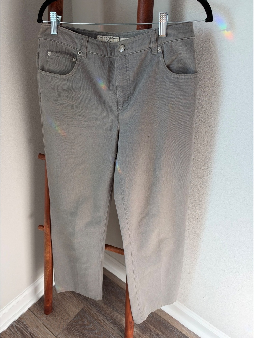Jones New York Sport Women's Gray Stretch Straight Leg Pants Size 8 with Shape